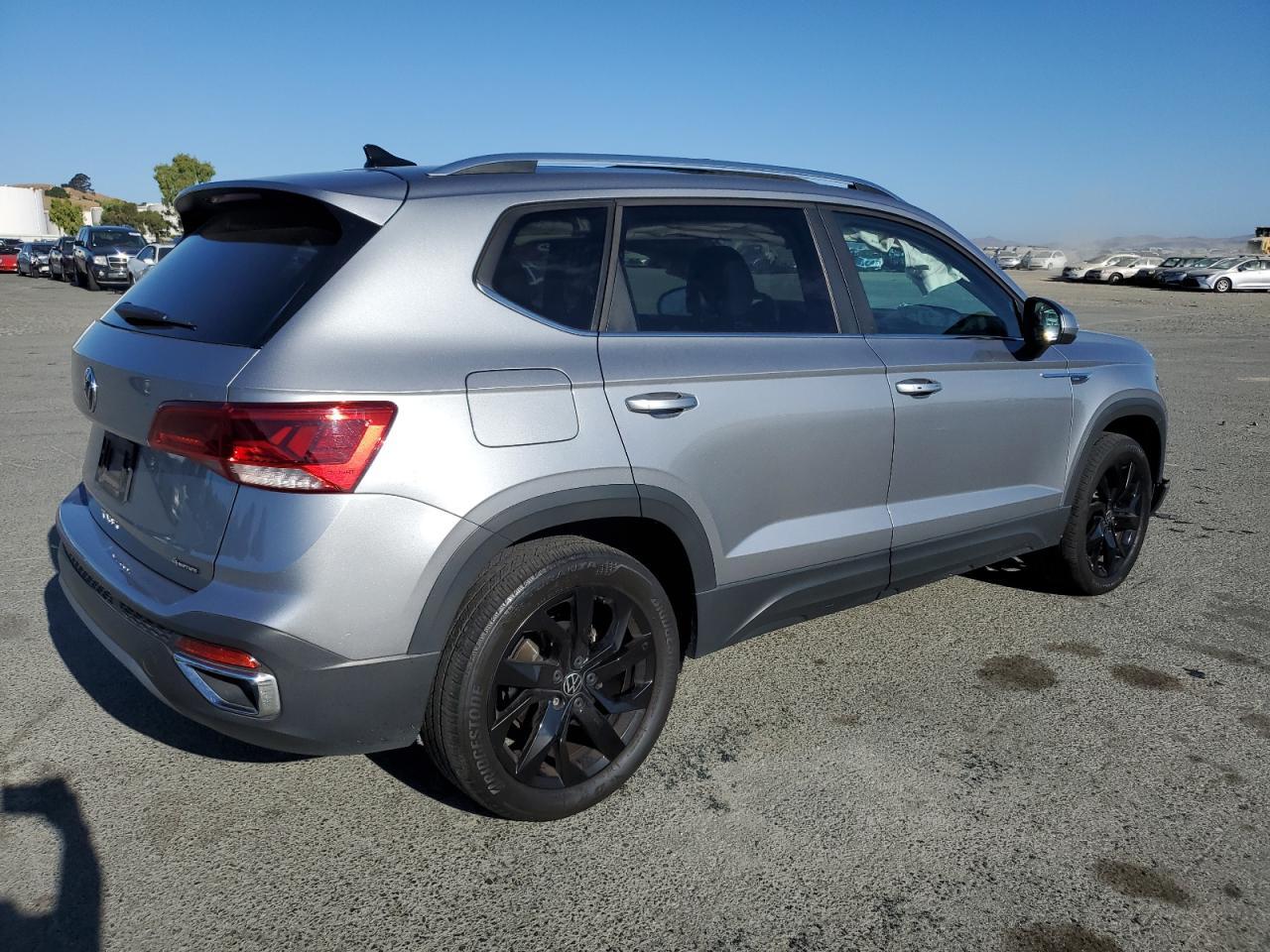 2022 VOLKSWAGEN Taos