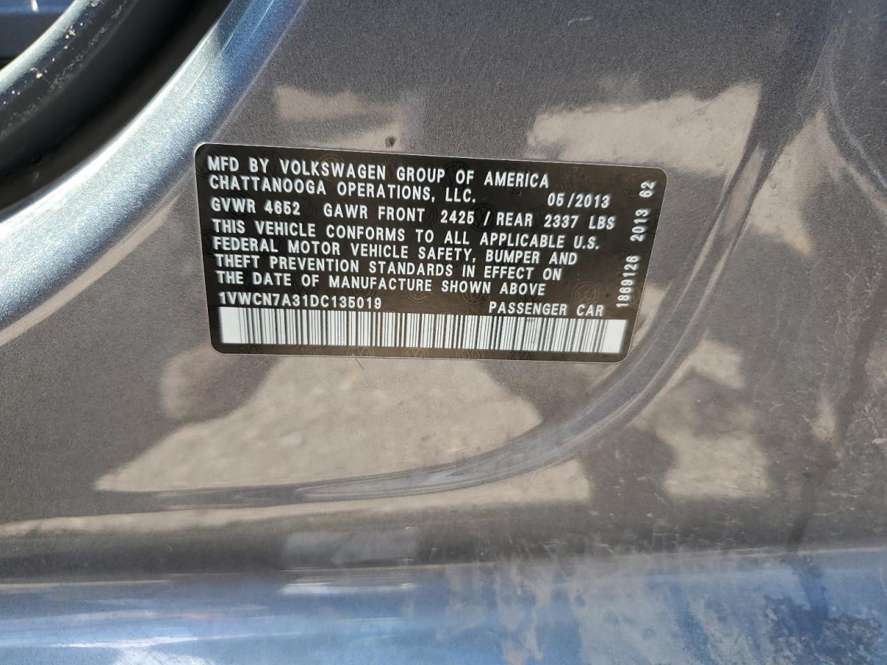 2013 VOLKSWAGEN Passat