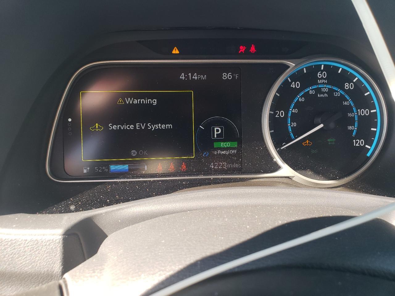 2025 NISSAN LEAF