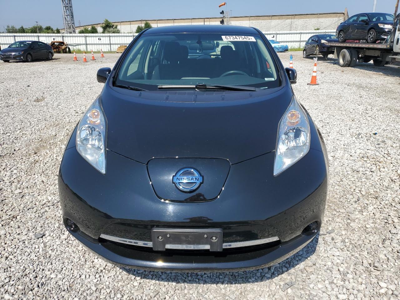 2017 NISSAN LEAF