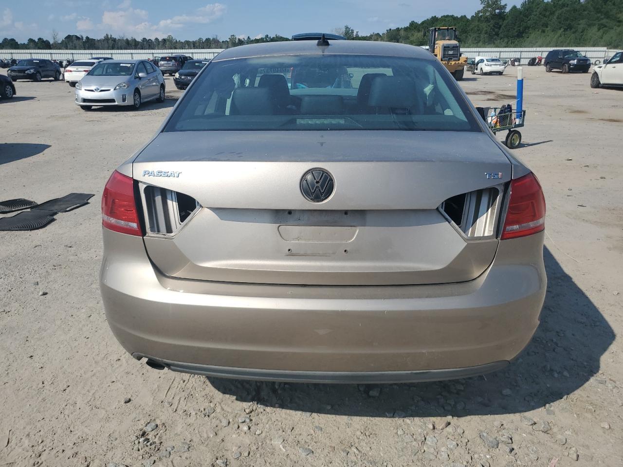 2015 VOLKSWAGEN Passat