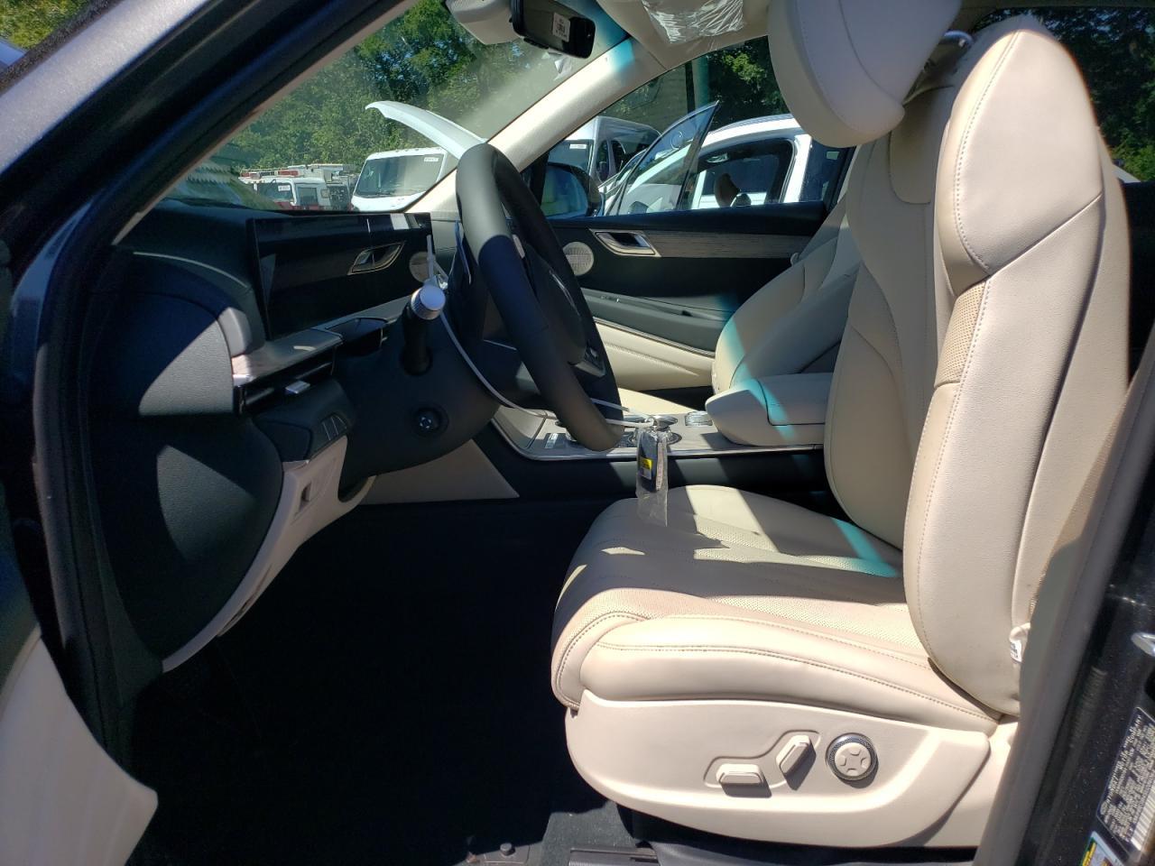2025 GENESIS GV80