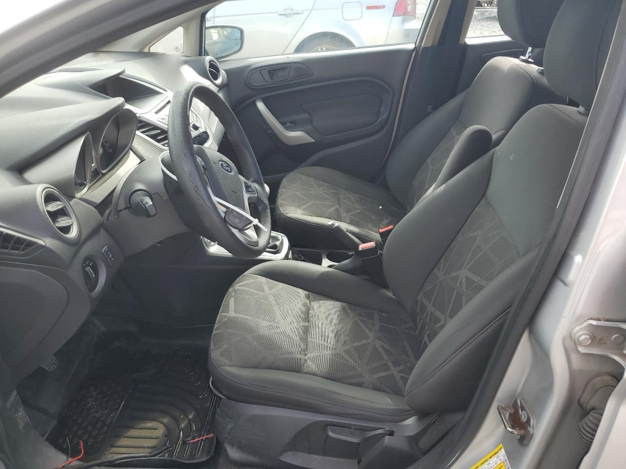 2013 FORD Fiesta