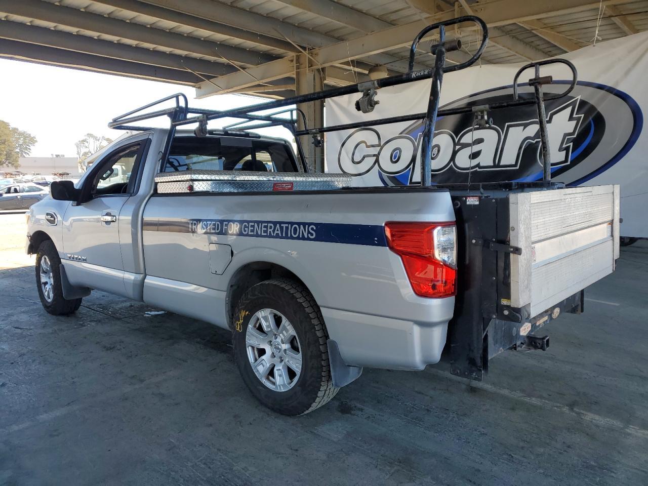 2017 NISSAN Titan