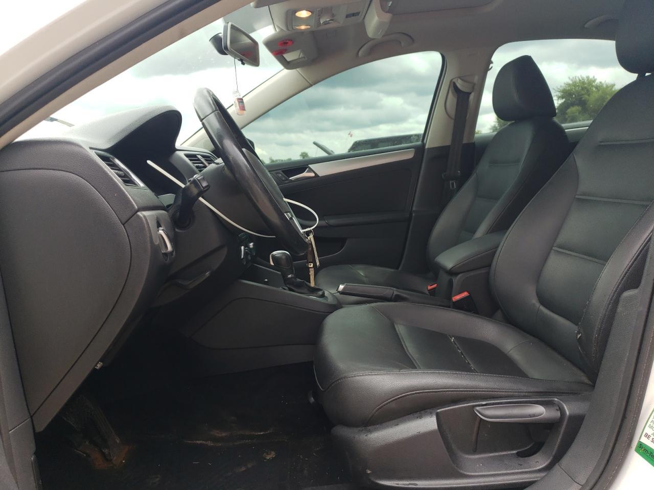2011 VOLKSWAGEN JETTA