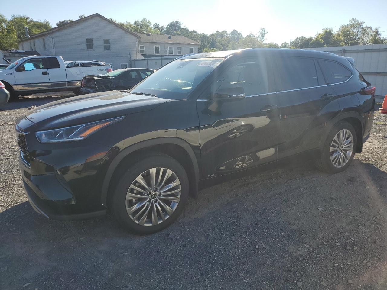 2022 TOYOTA HIGHLANDER