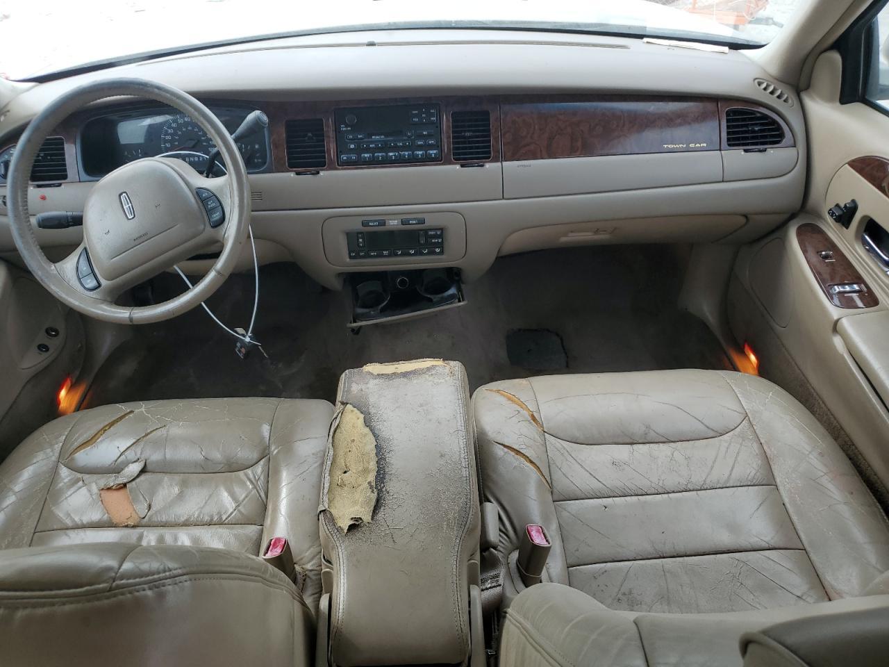 2000 LINCOLN Town Car