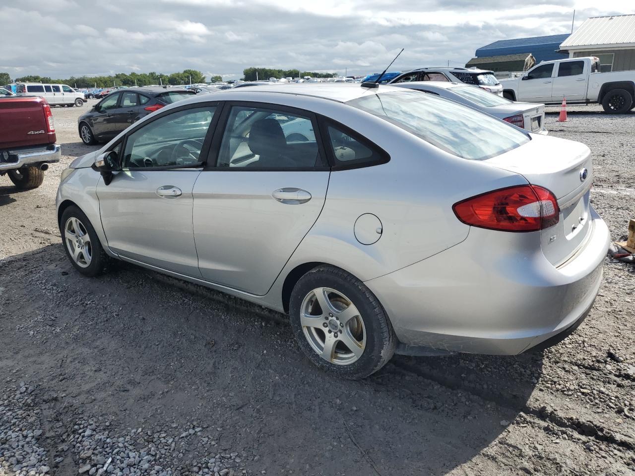 2013 FORD Fiesta