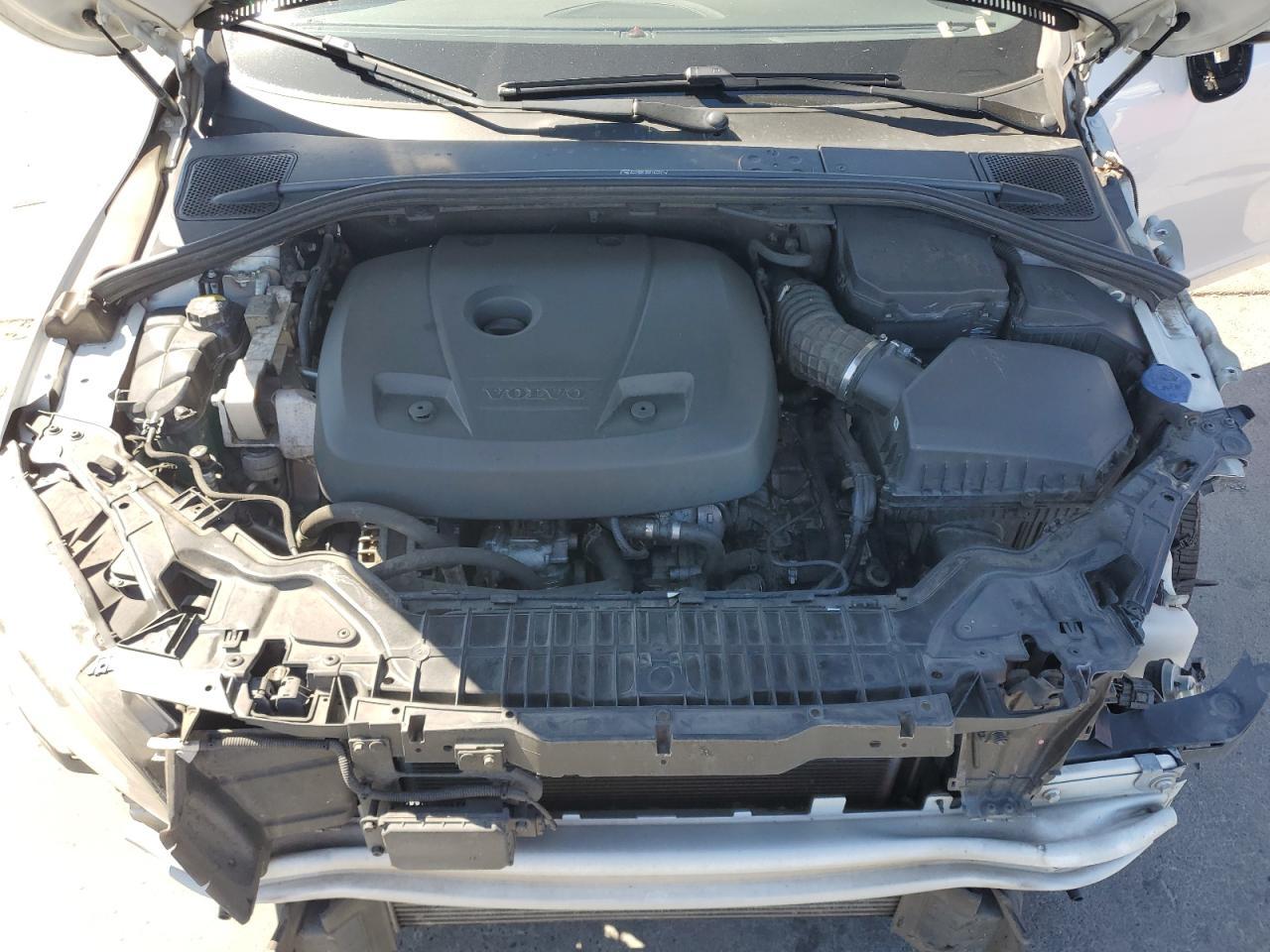 2016 VOLVO S60