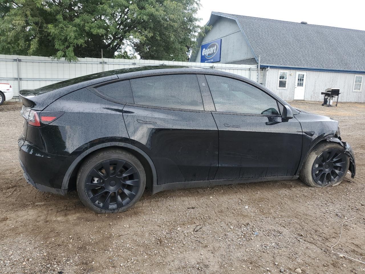 2024 TESLA MODEL Y