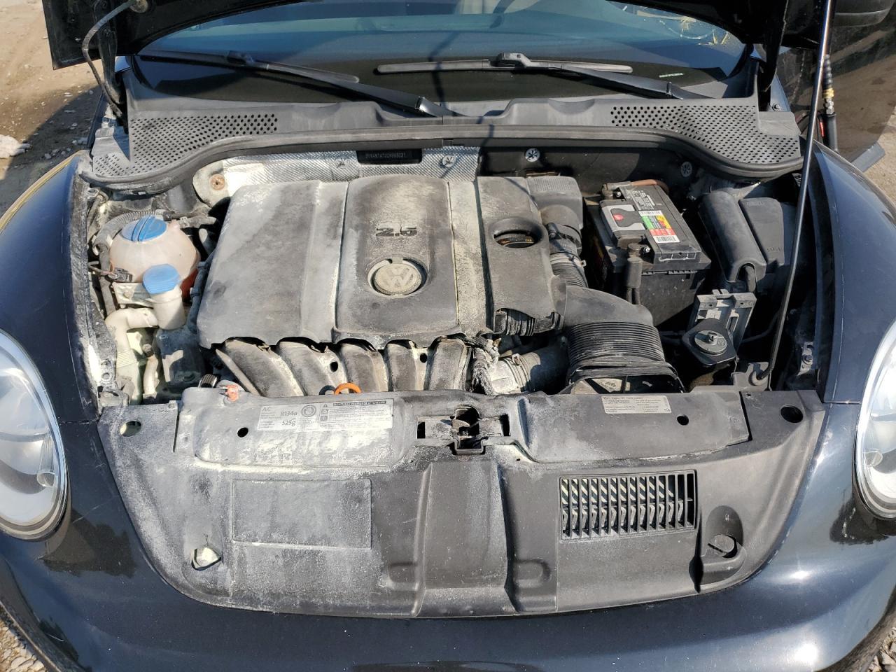 2012 VOLKSWAGEN Beetle