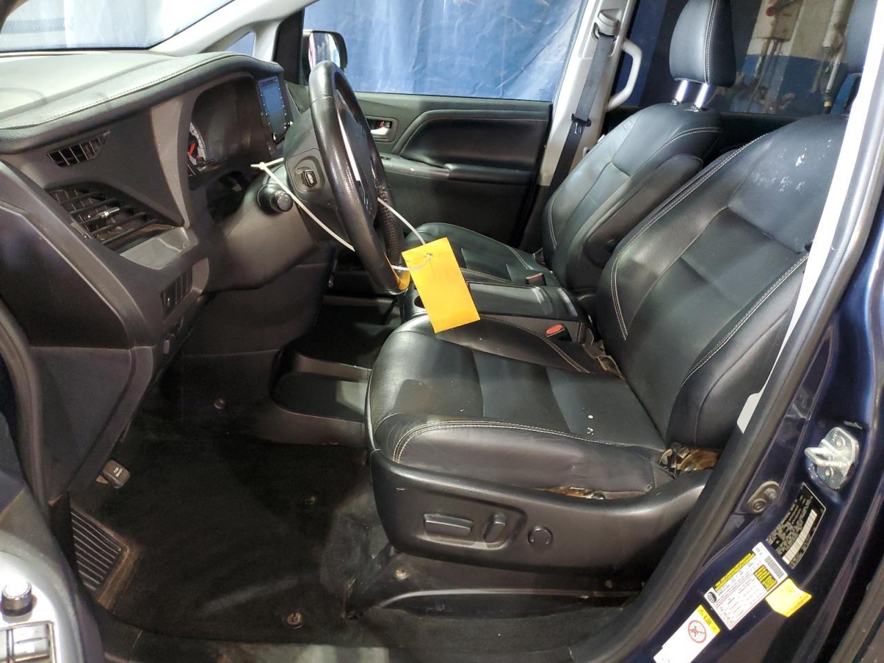 2018 TOYOTA SIENNA
