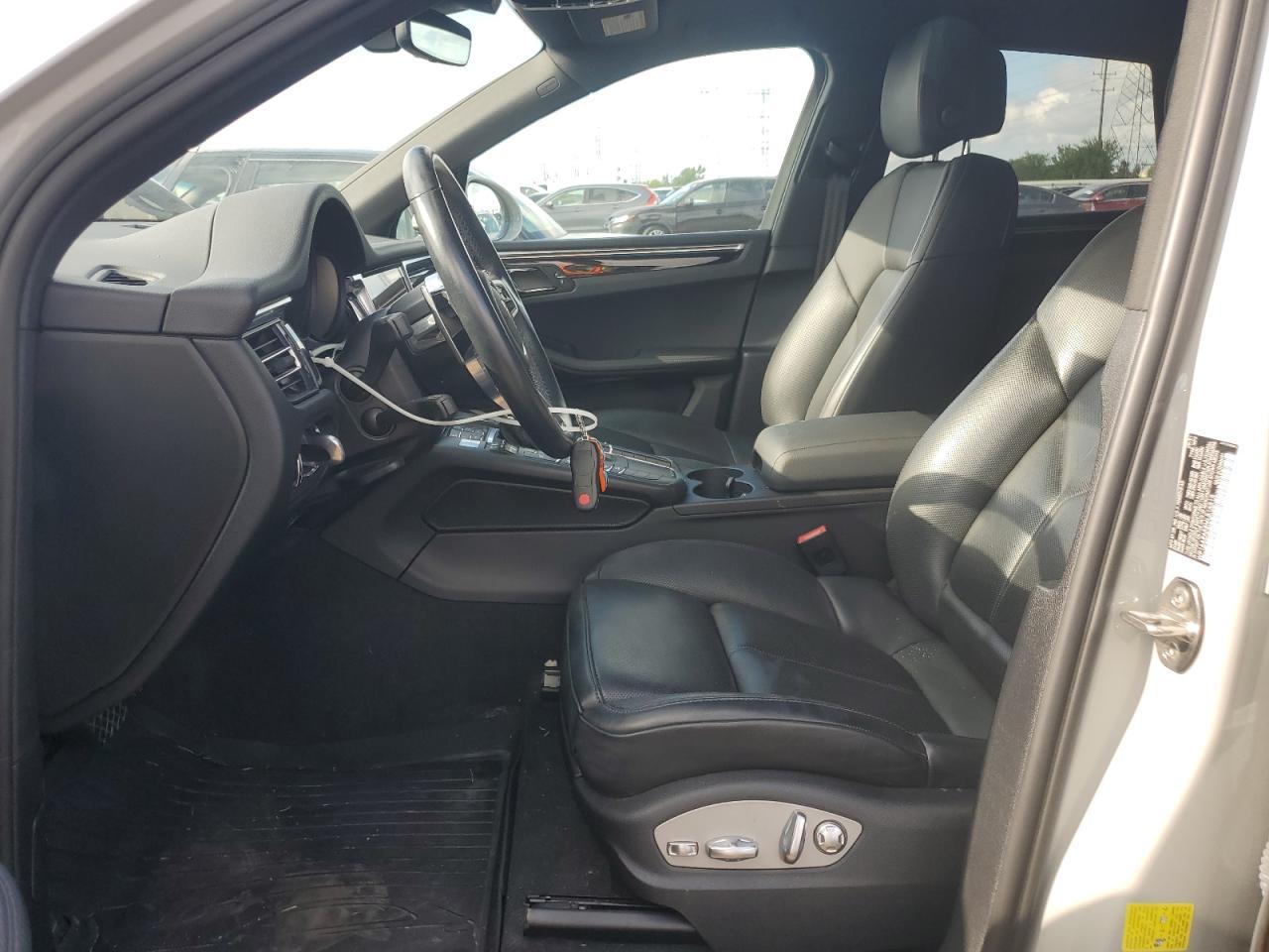 2021 PORSCHE Macan