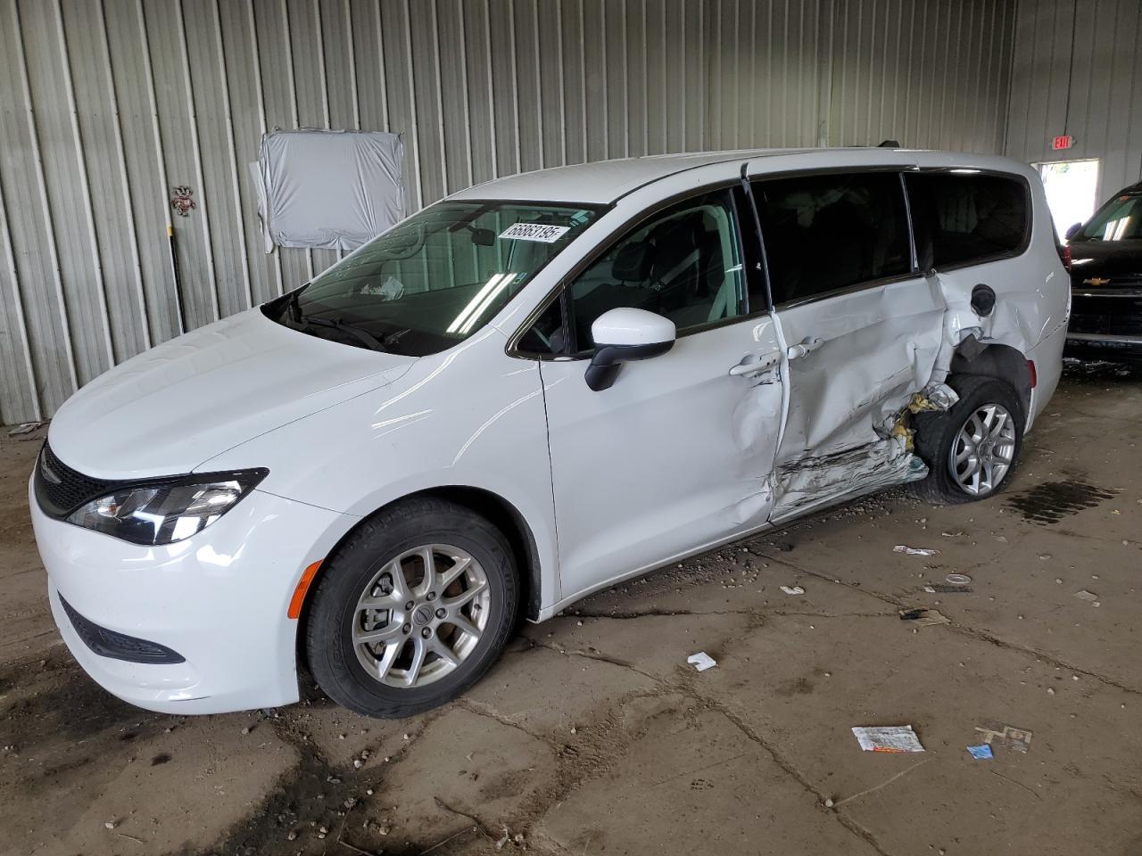 2022 CHRYSLER Voyager