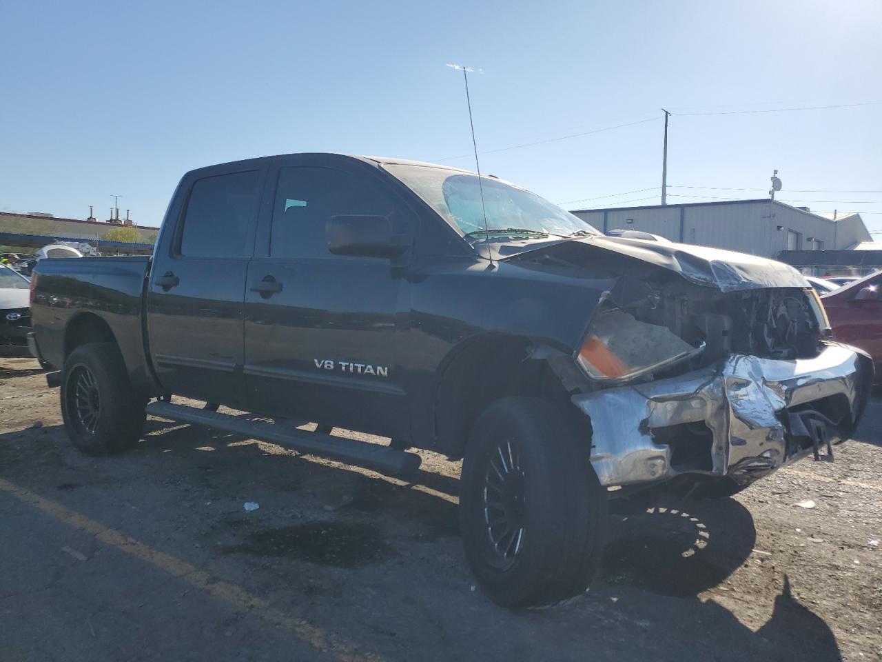 2014 NISSAN Titan
