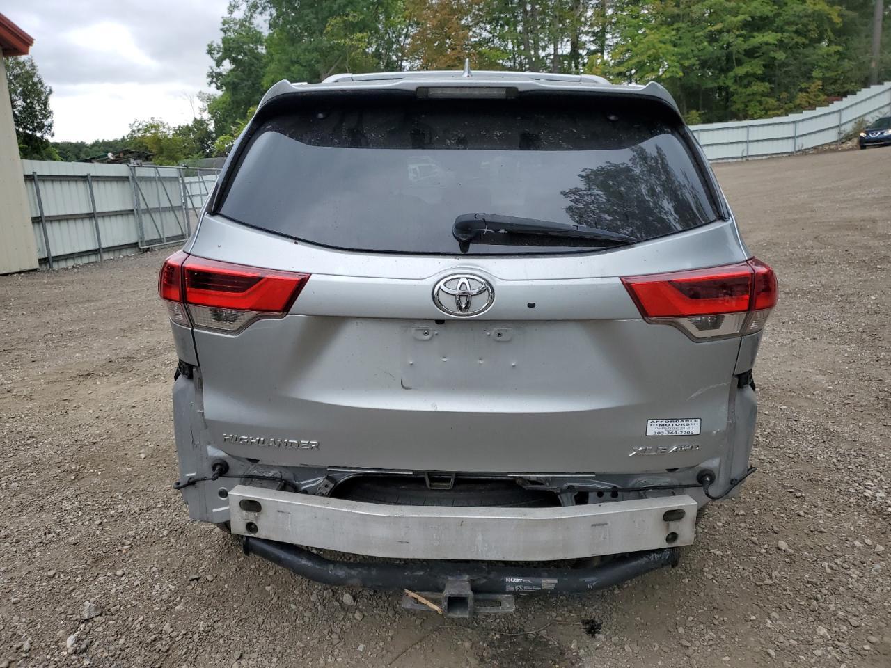 2017 TOYOTA HIGHLANDER