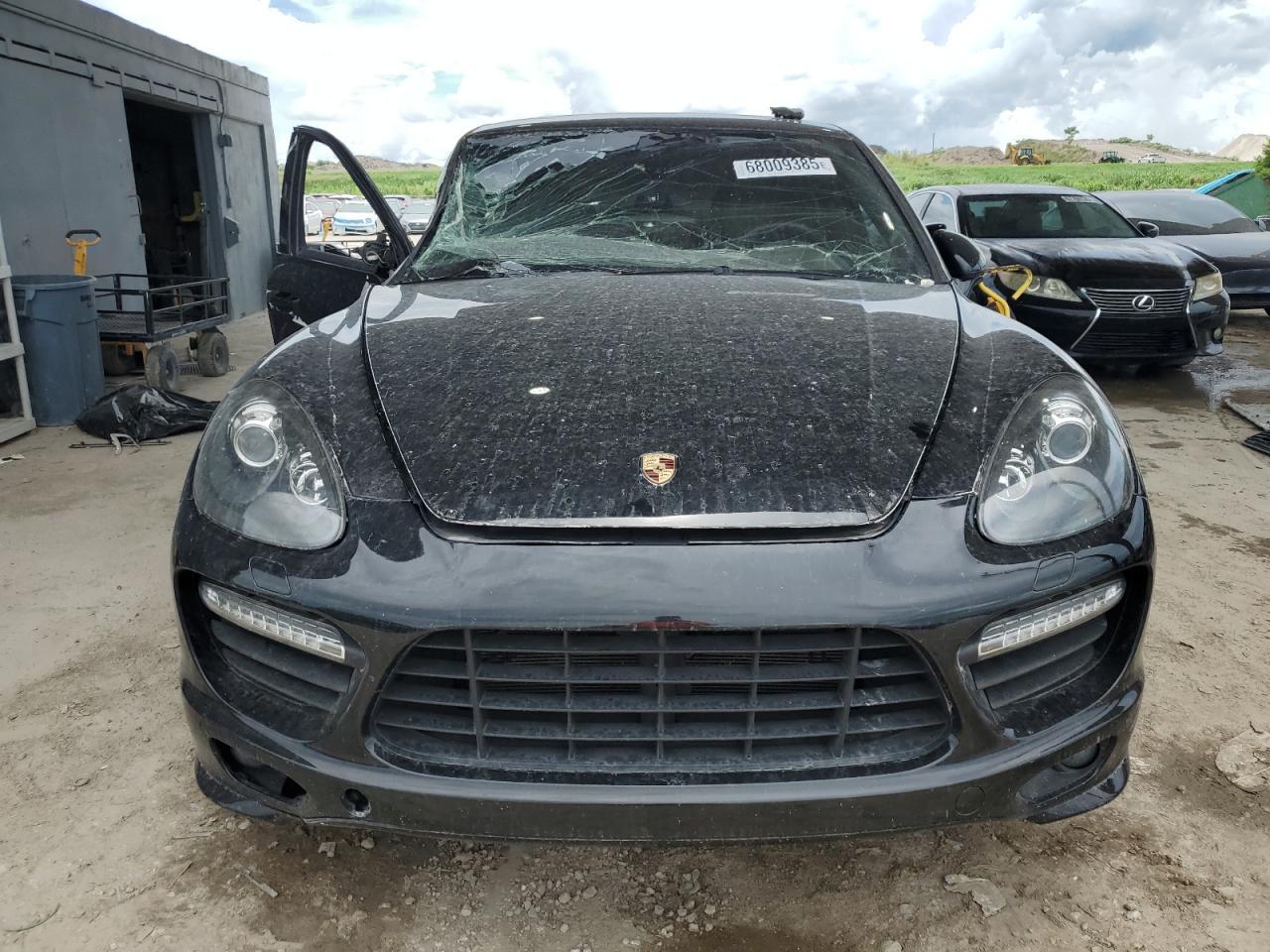 2013 PORSCHE CAYENNE
