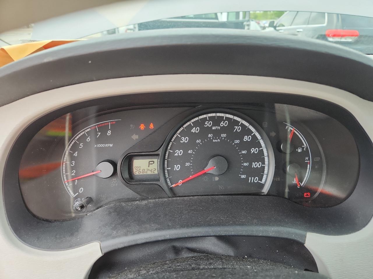 2011 TOYOTA SIENNA