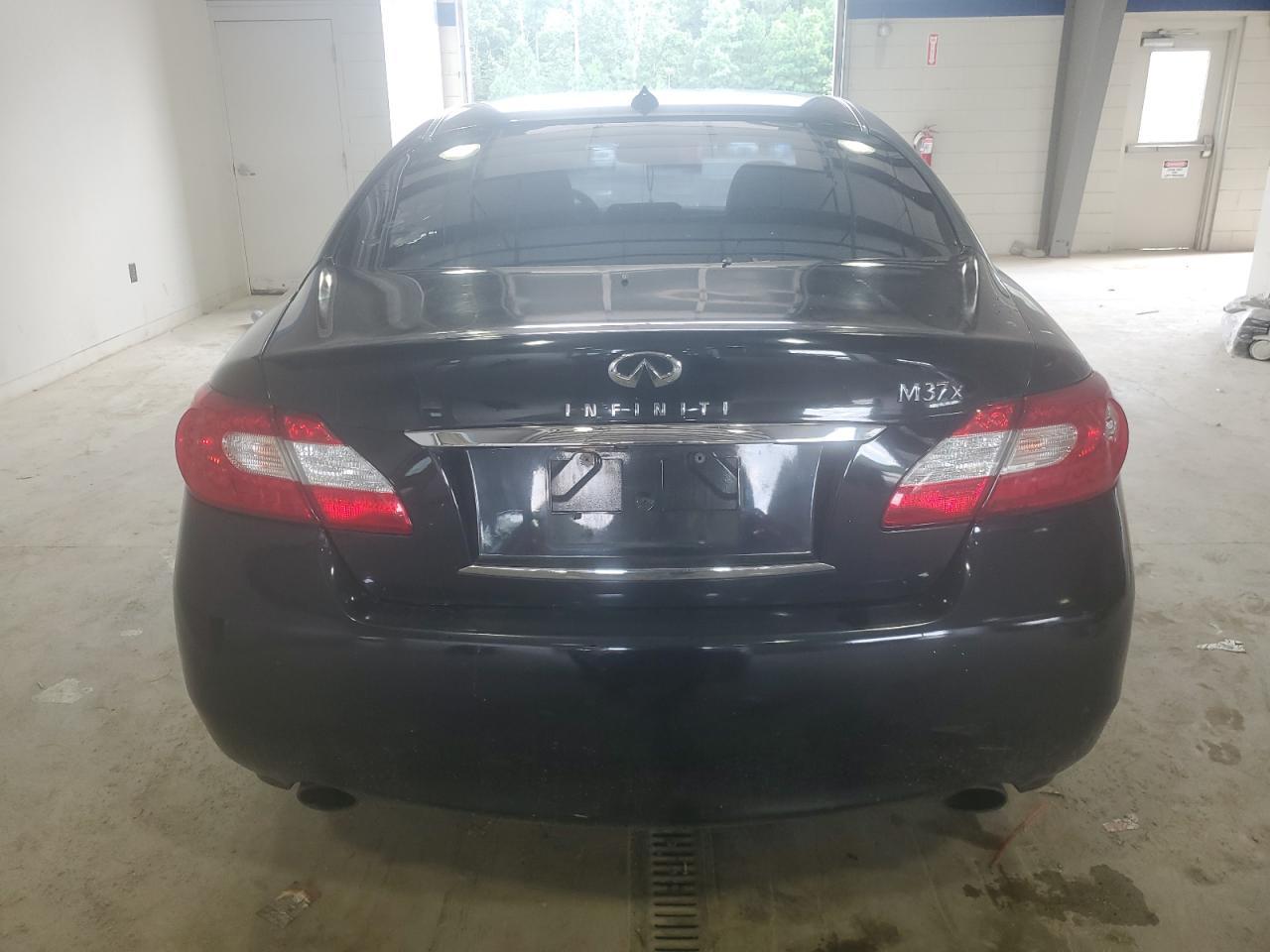 2012 INFINITI M37