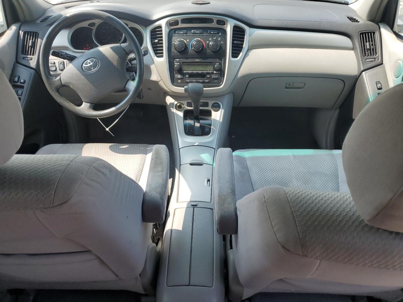 2004 TOYOTA HIGHLANDER