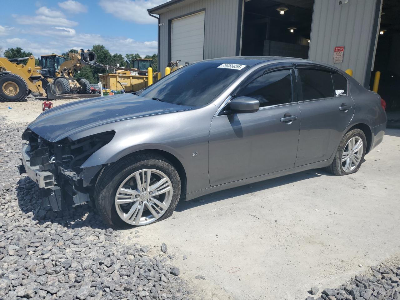 2015 INFINITI Q40