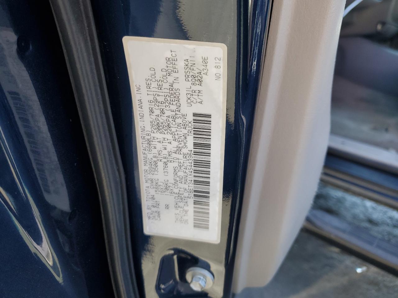 2004 TOYOTA TUNDRA