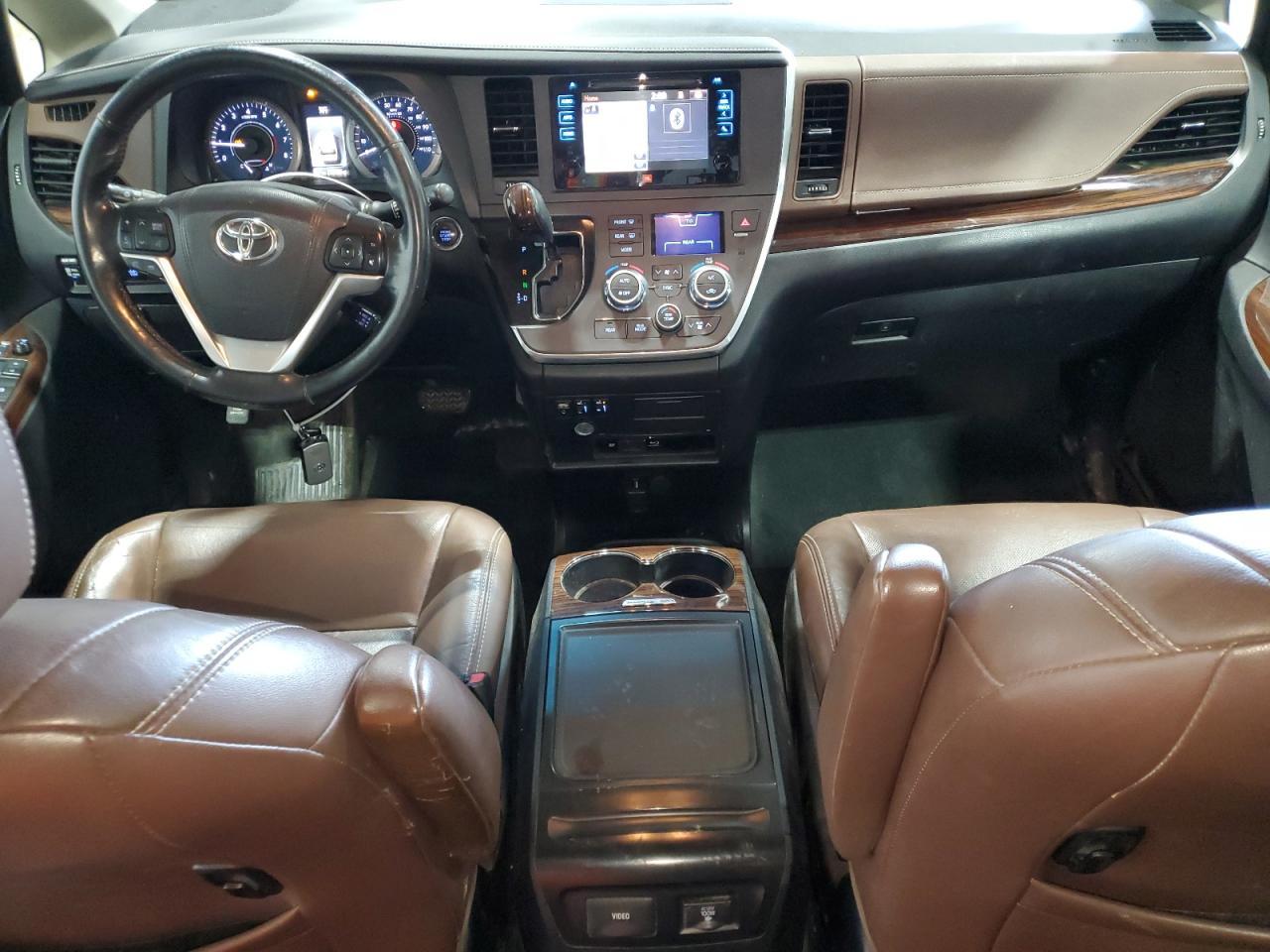 2015 TOYOTA SIENNA