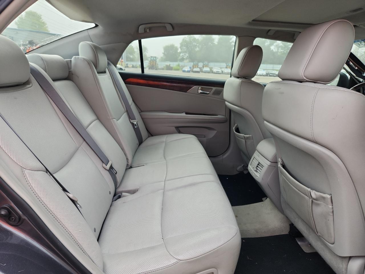 2011 TOYOTA Avalon