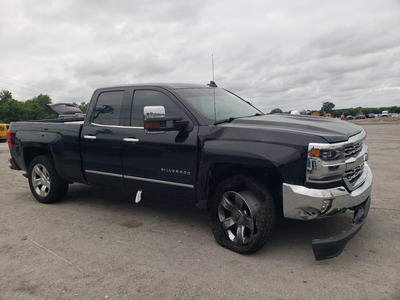 2017 CHEVROLET Silverado