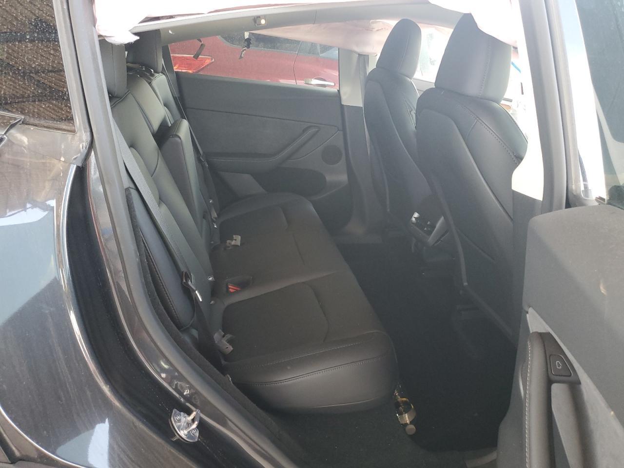 2025 TESLA MODEL Y