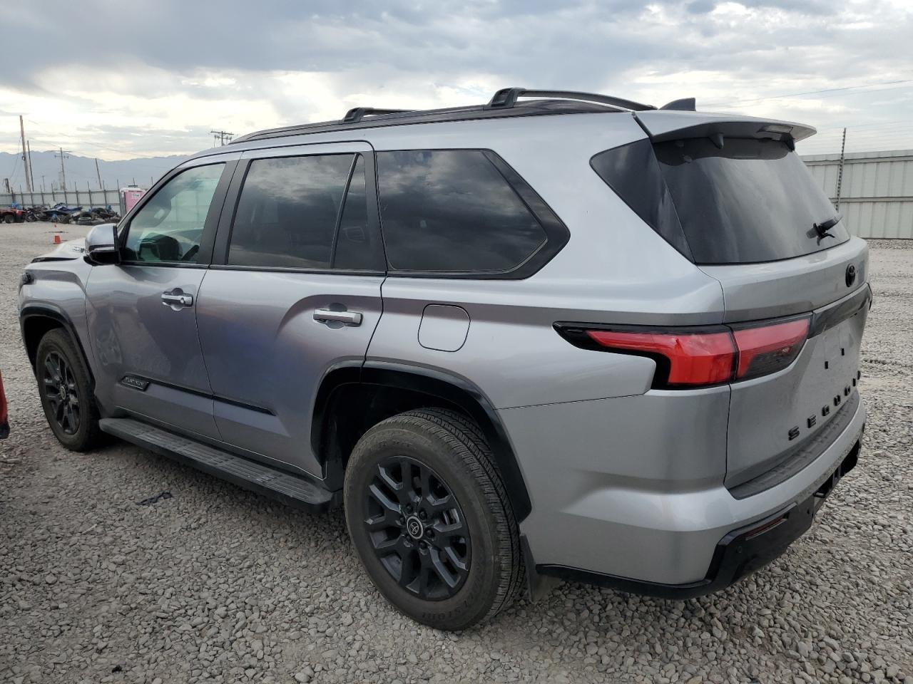 2024 TOYOTA Sequoia