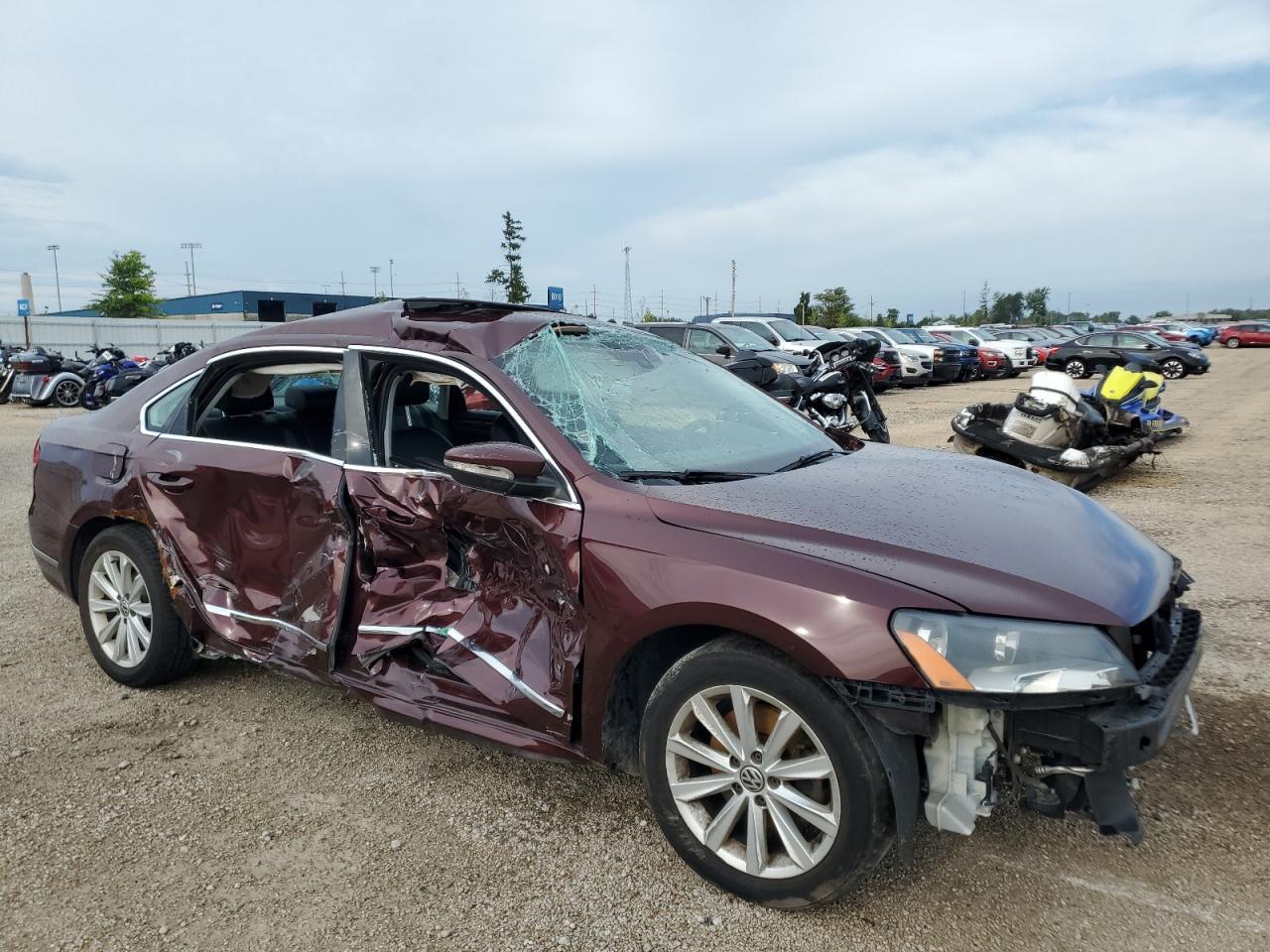 2012 VOLKSWAGEN Passat