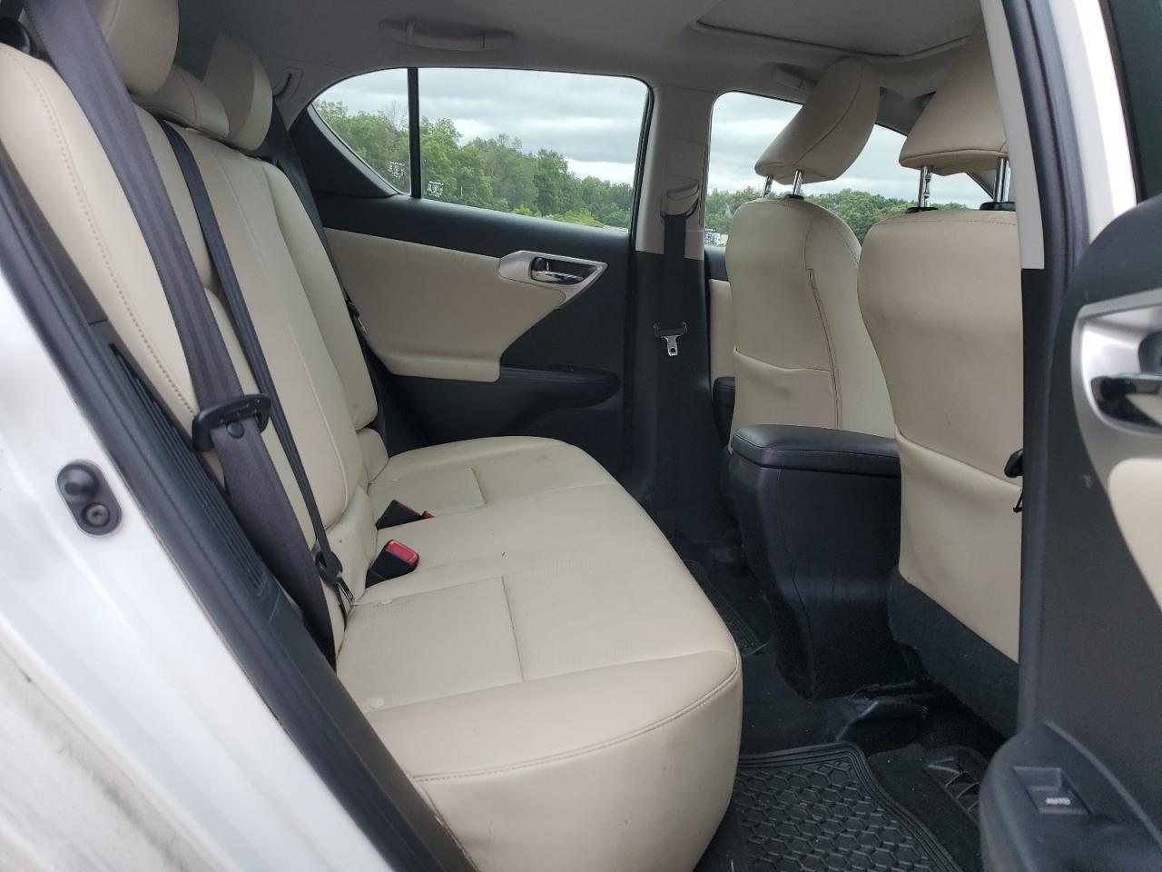 2013 LEXUS CT 200