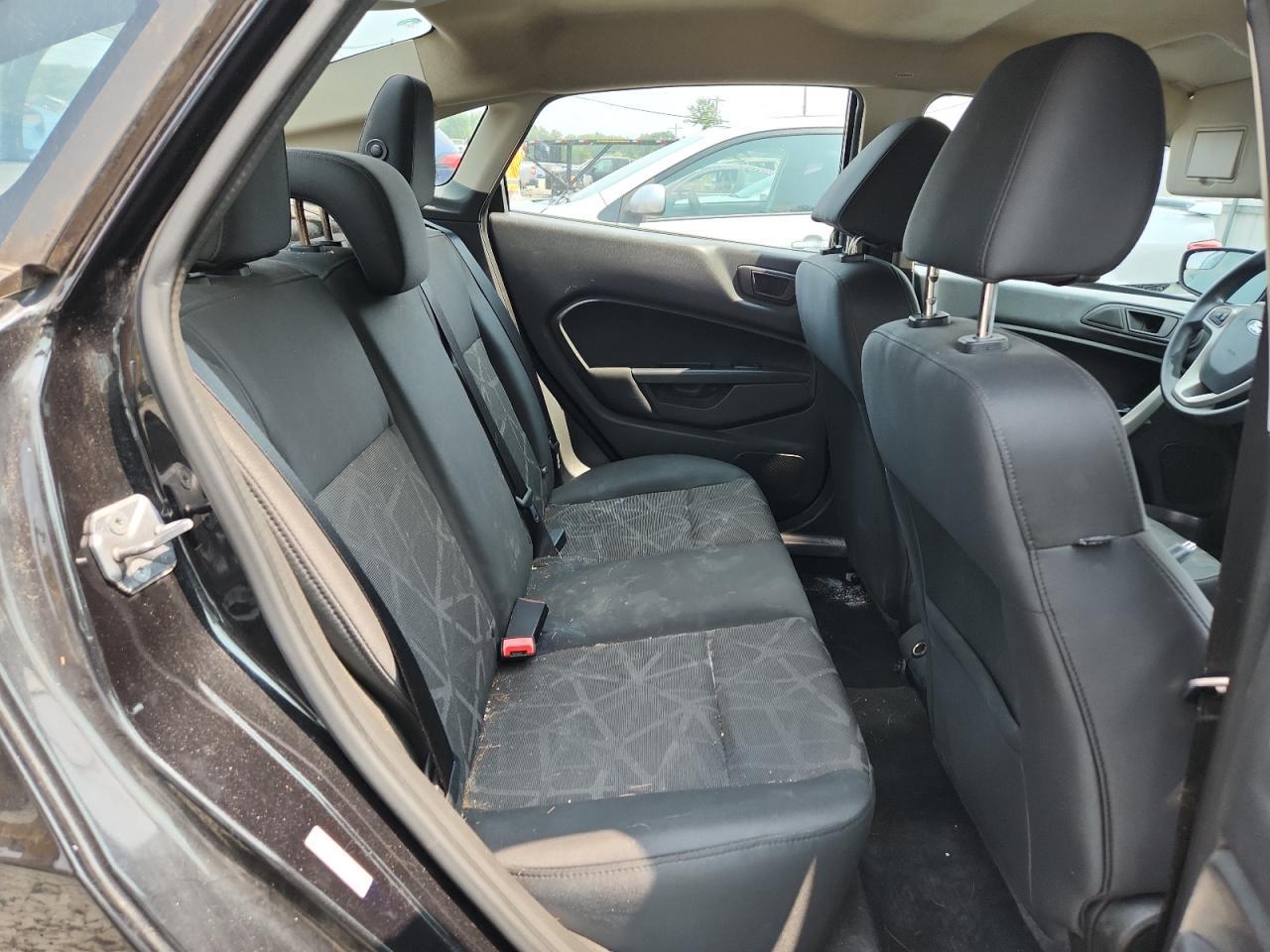 2013 FORD Fiesta