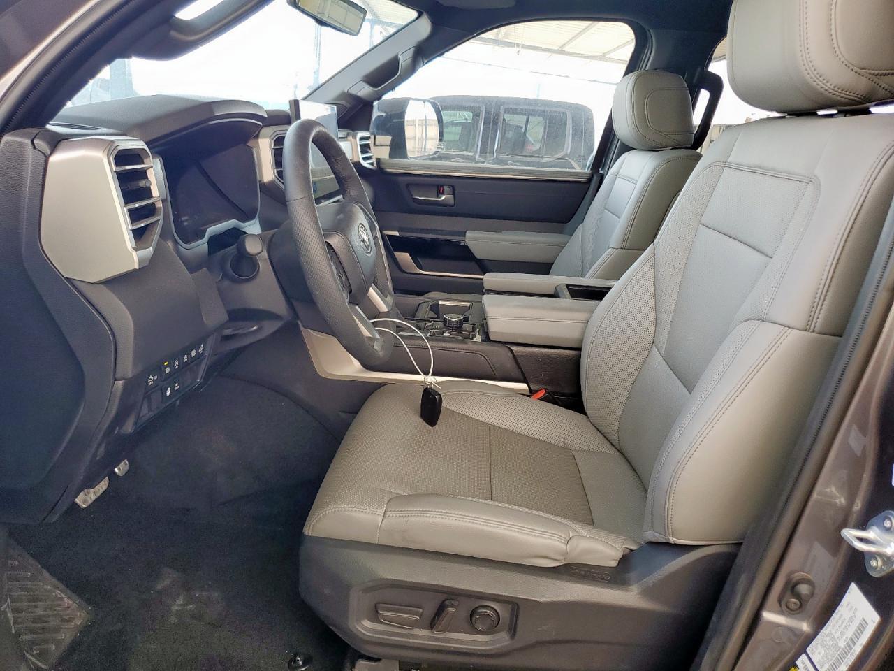 2025 TOYOTA TUNDRA