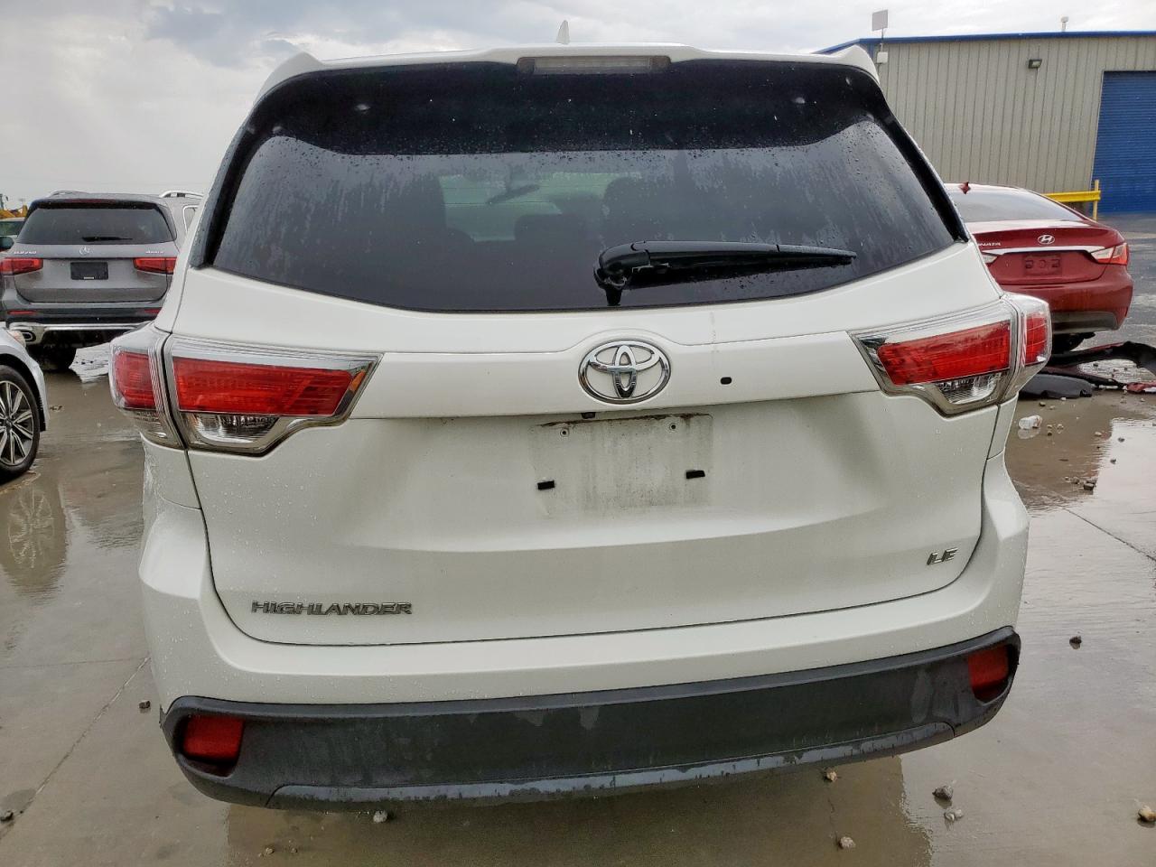 2016 TOYOTA HIGHLANDER