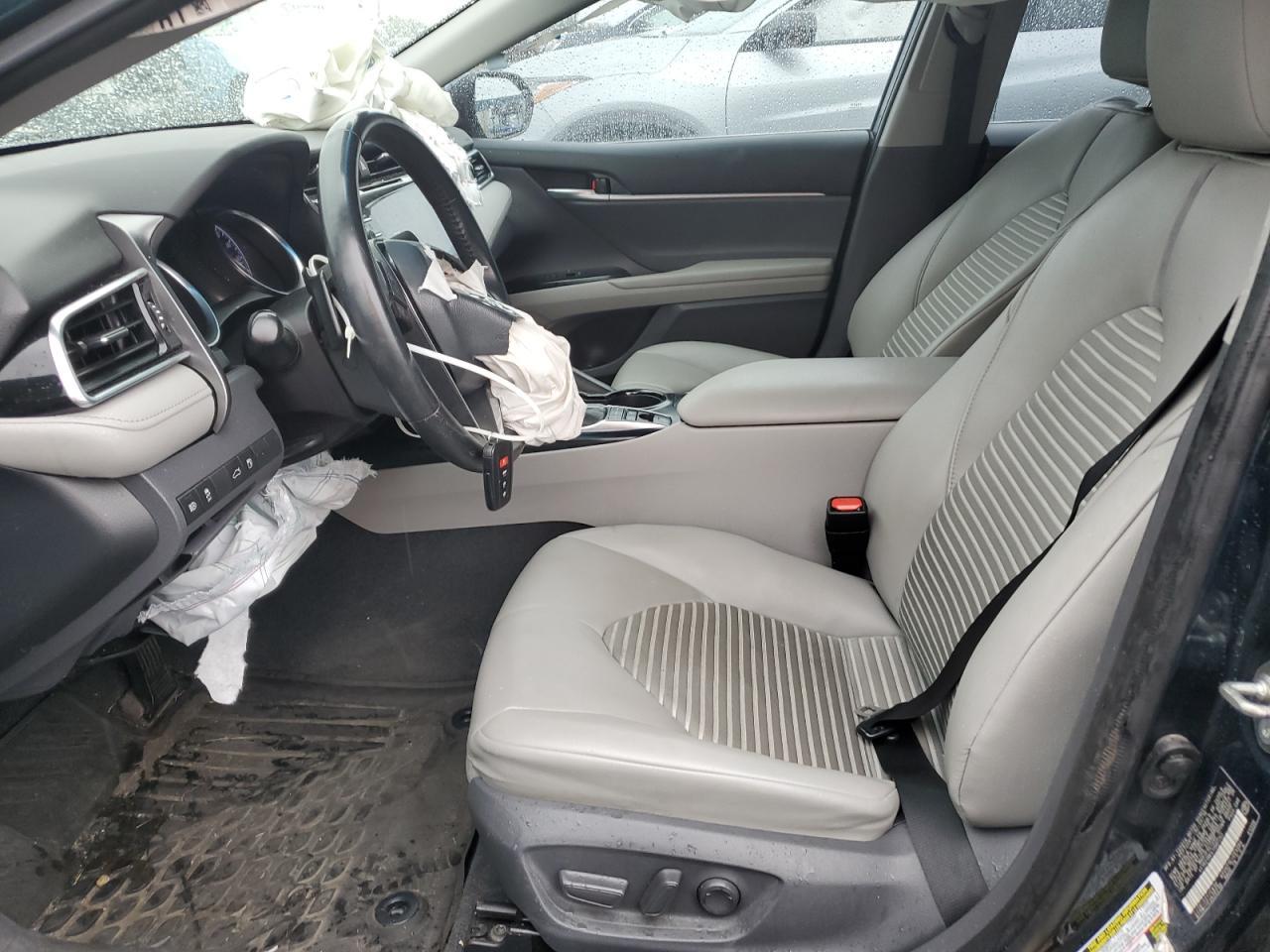 2018 TOYOTA CAMRY