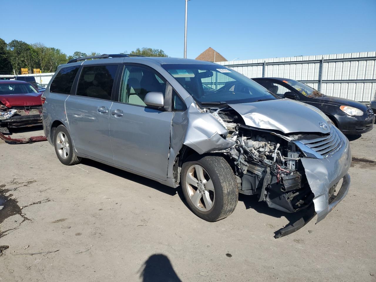 2015 TOYOTA SIENNA