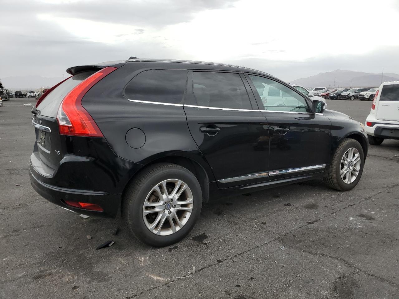 2015 VOLVO XC60