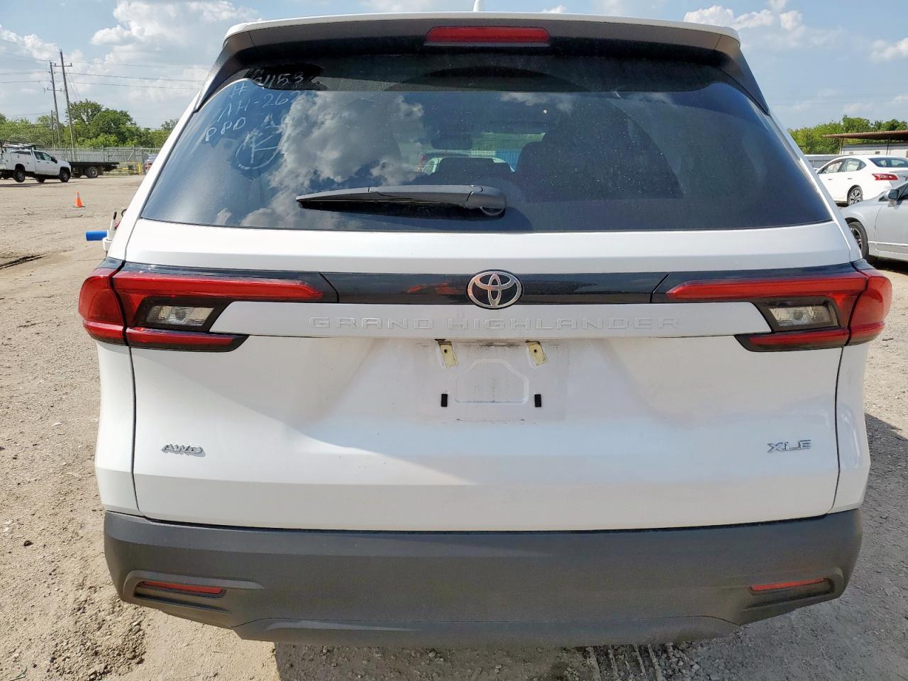 2024 TOYOTA HIGHLANDER