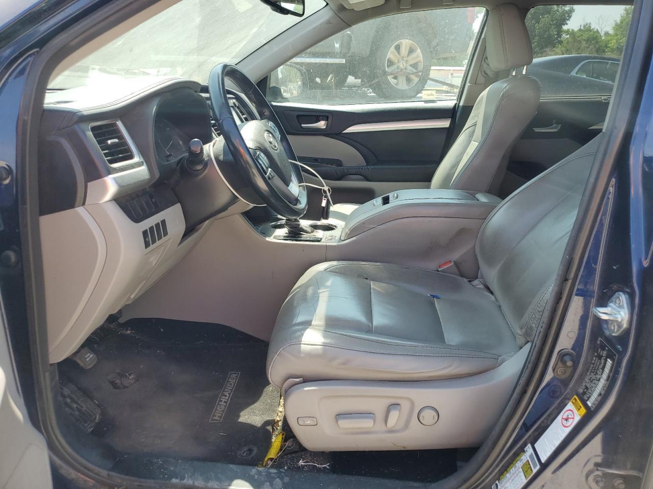 2016 TOYOTA HIGHLANDER