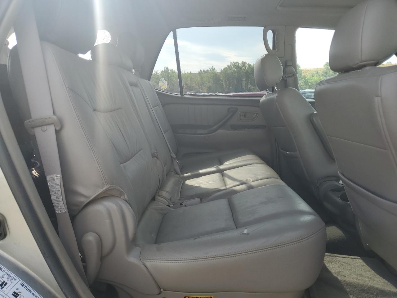 2005 TOYOTA Sequoia