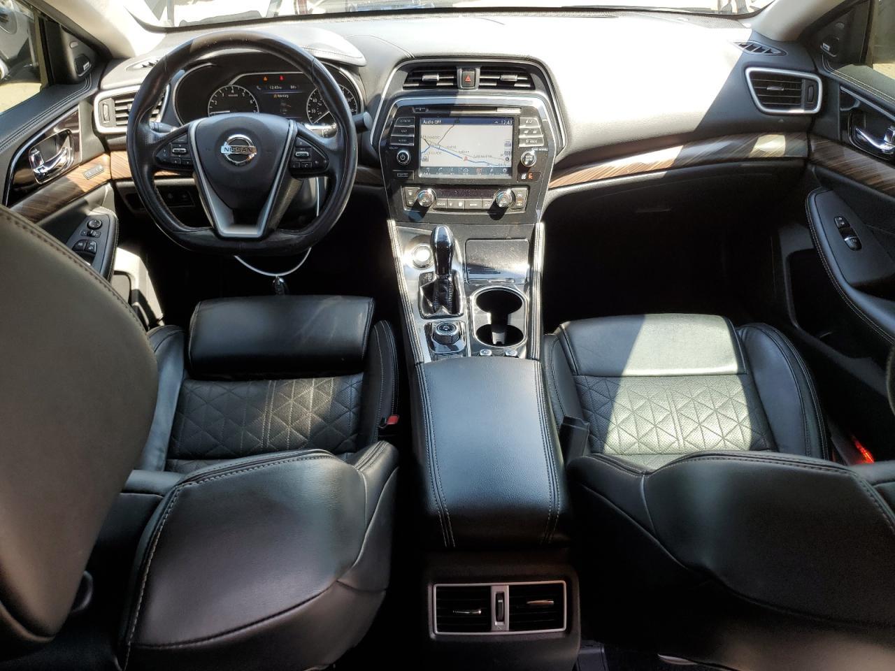 2017 NISSAN Maxima