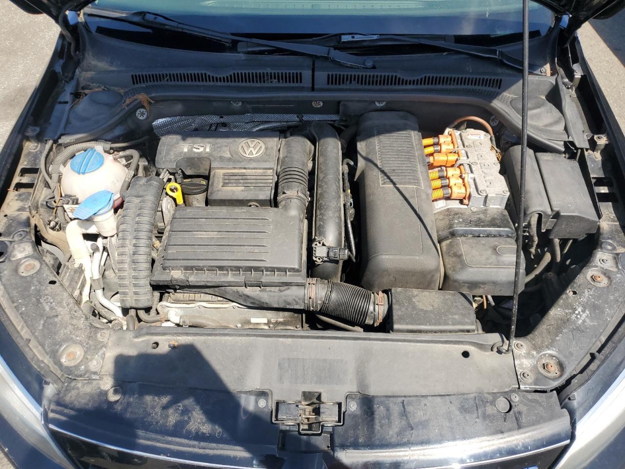 2013 VOLKSWAGEN JETTA