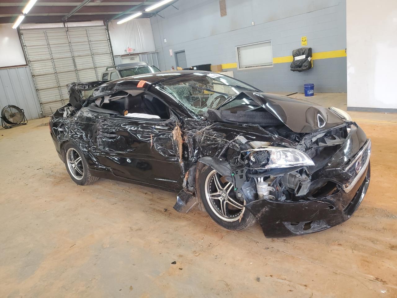 2012 VOLVO C70
