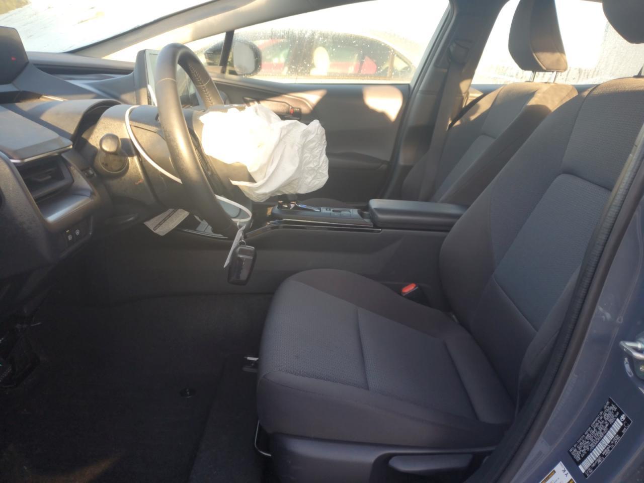 2025 TOYOTA PRIUS