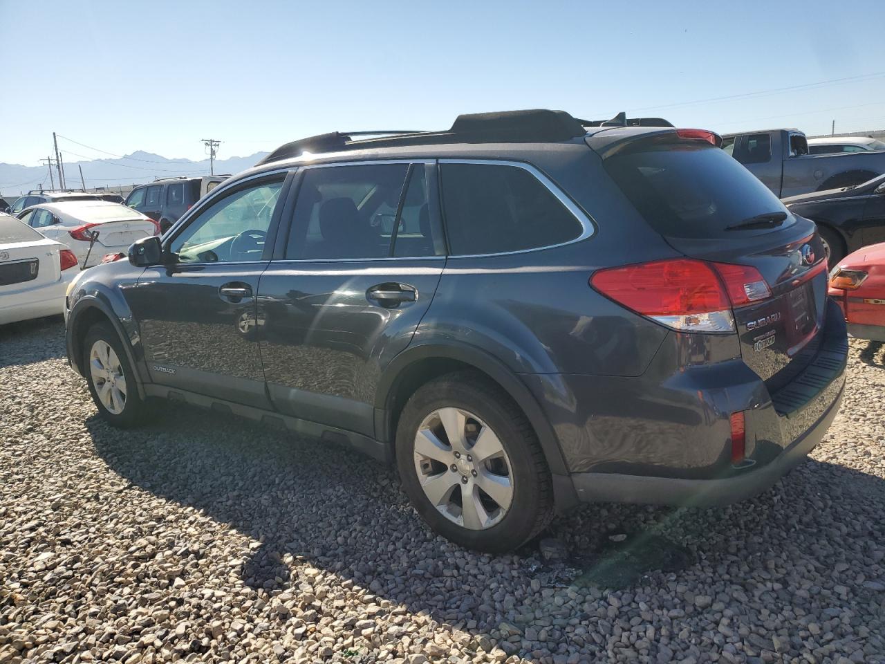 2013 SUBARU Outback