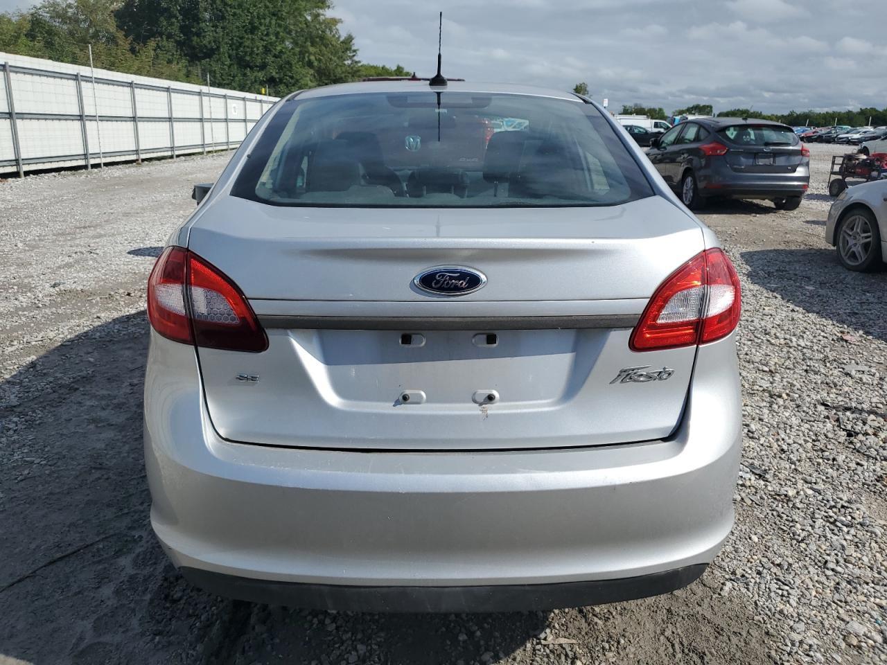 2013 FORD Fiesta
