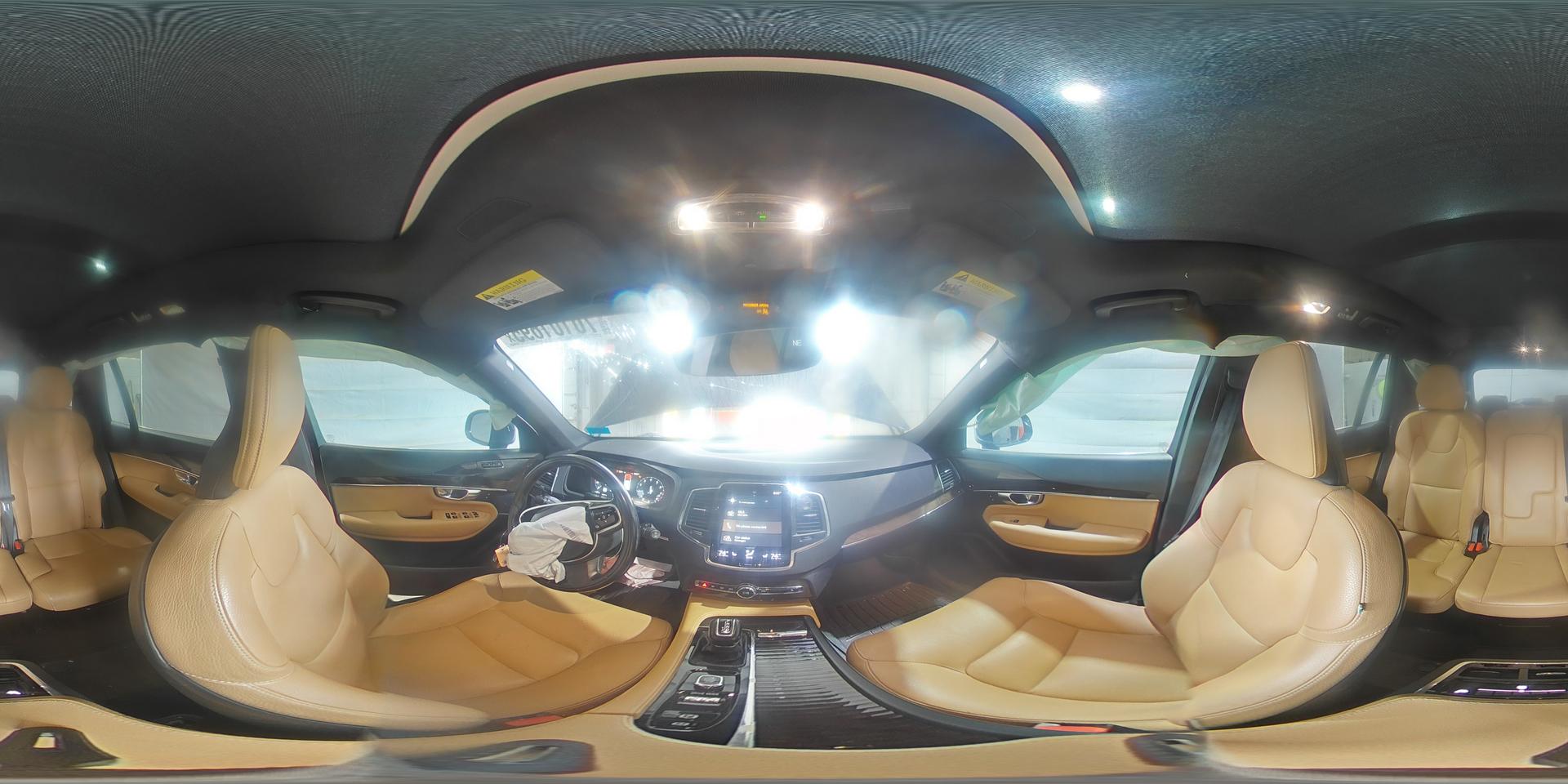 2019 VOLVO XC90