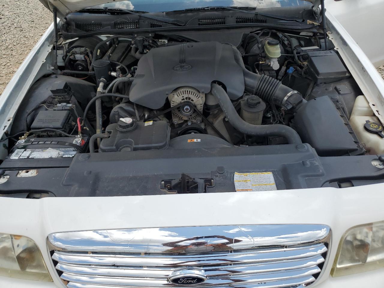 2002 FORD Crown Victoria